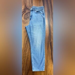 American Eagle Mom Jean Size 8 Short